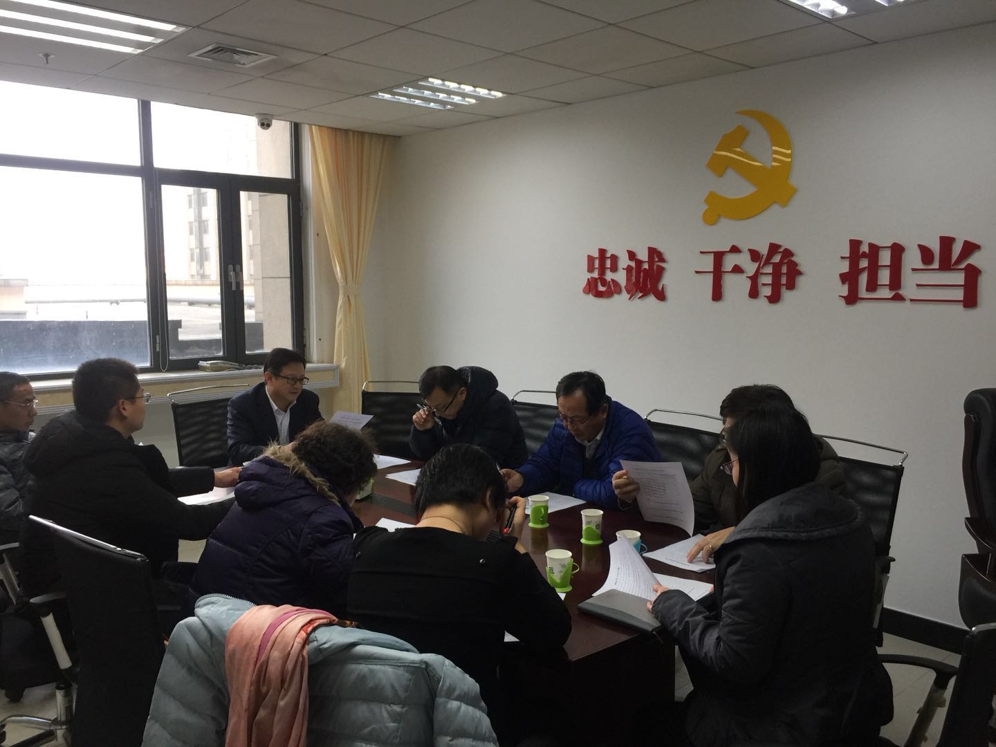 我校纪委召开党风廉政义务监督员工...